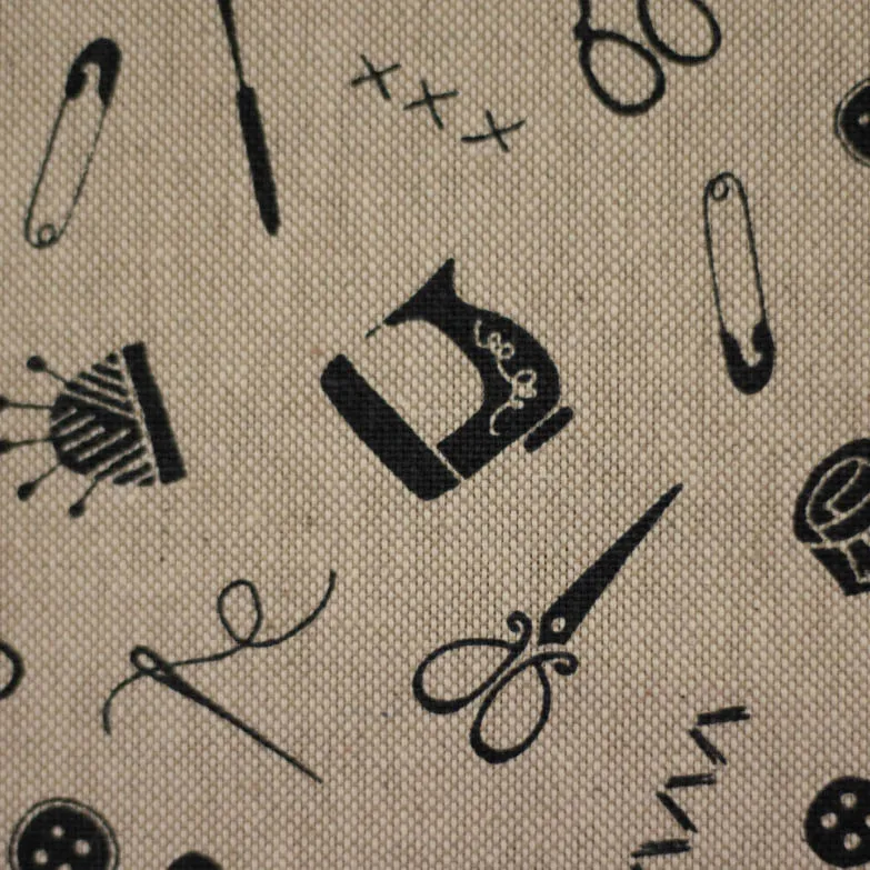 Canvas beige met naaibenodigdheden